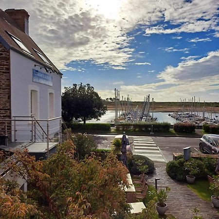 Hotel Traiteur Les Ormes, The Originals Relais Barneville-Carteret Exterior foto