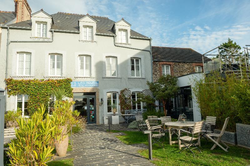 Hotel Traiteur Les Ormes, The Originals Relais Barneville-Carteret Exterior foto